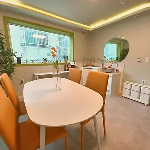 four-seasons-house-guest-house.incheonhotels.info/