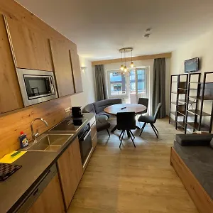 https://pension-ahorn.saalbachhinterglemmhotels.com