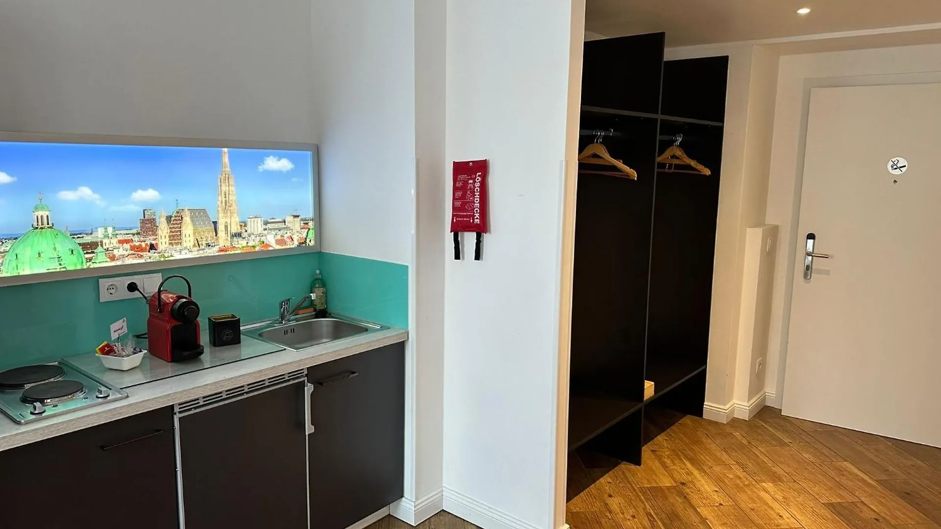 Versava Apartments Вена 0*,  Австрия